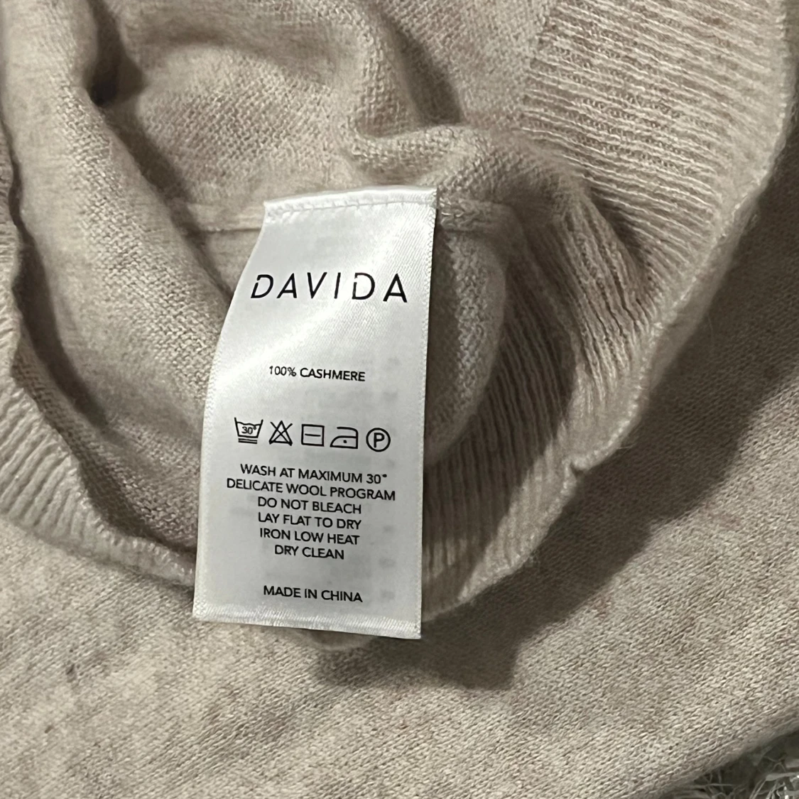 Beige kashmirpiké från Davida - 2