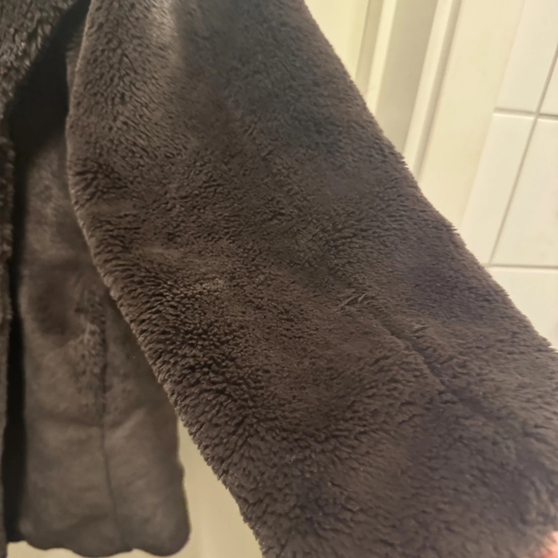 Mörkbrun pälskappa Carin Wester - 4