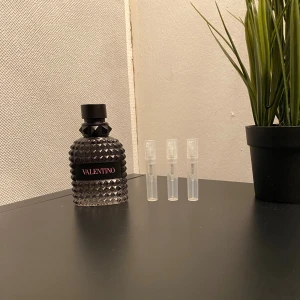 Valentino Born in Roma EDT  - Olika storlekar, 1ml 18kr, 2ml 30kr, 3ml 40kr, 6 ml 65kr, 9ml 85kr