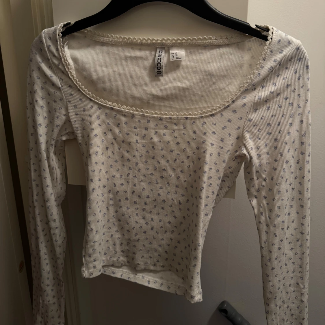 Vit blommig långärmad topp HM - 1