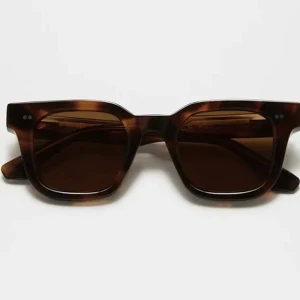 Bruna runda glasögon i plast - Snygga glasögon från chimi. Färg- tortouise modell-04 använd ett fåtal gånger och inget tecken på användning 