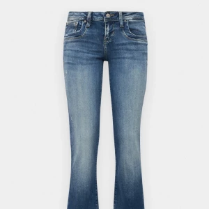 Ltb jeans  - Helt nya Ltb jeans från Zalando Valarie . I storlek 24 längd 31! Helt nya sparsamt använda . Ny pris 799