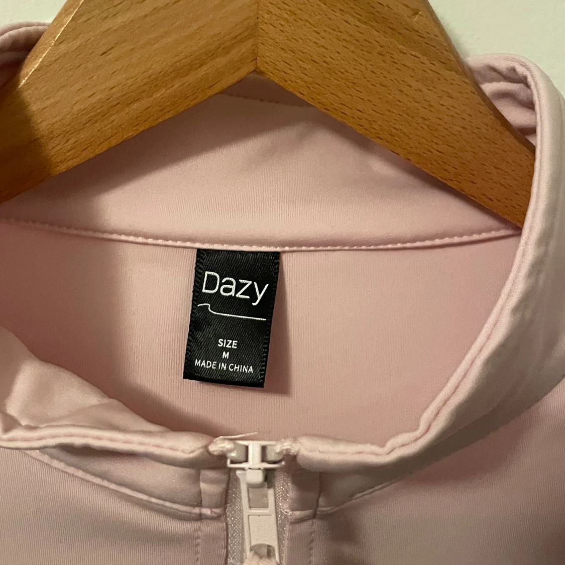 Ljusrosa vindjacka från Dazy - 1