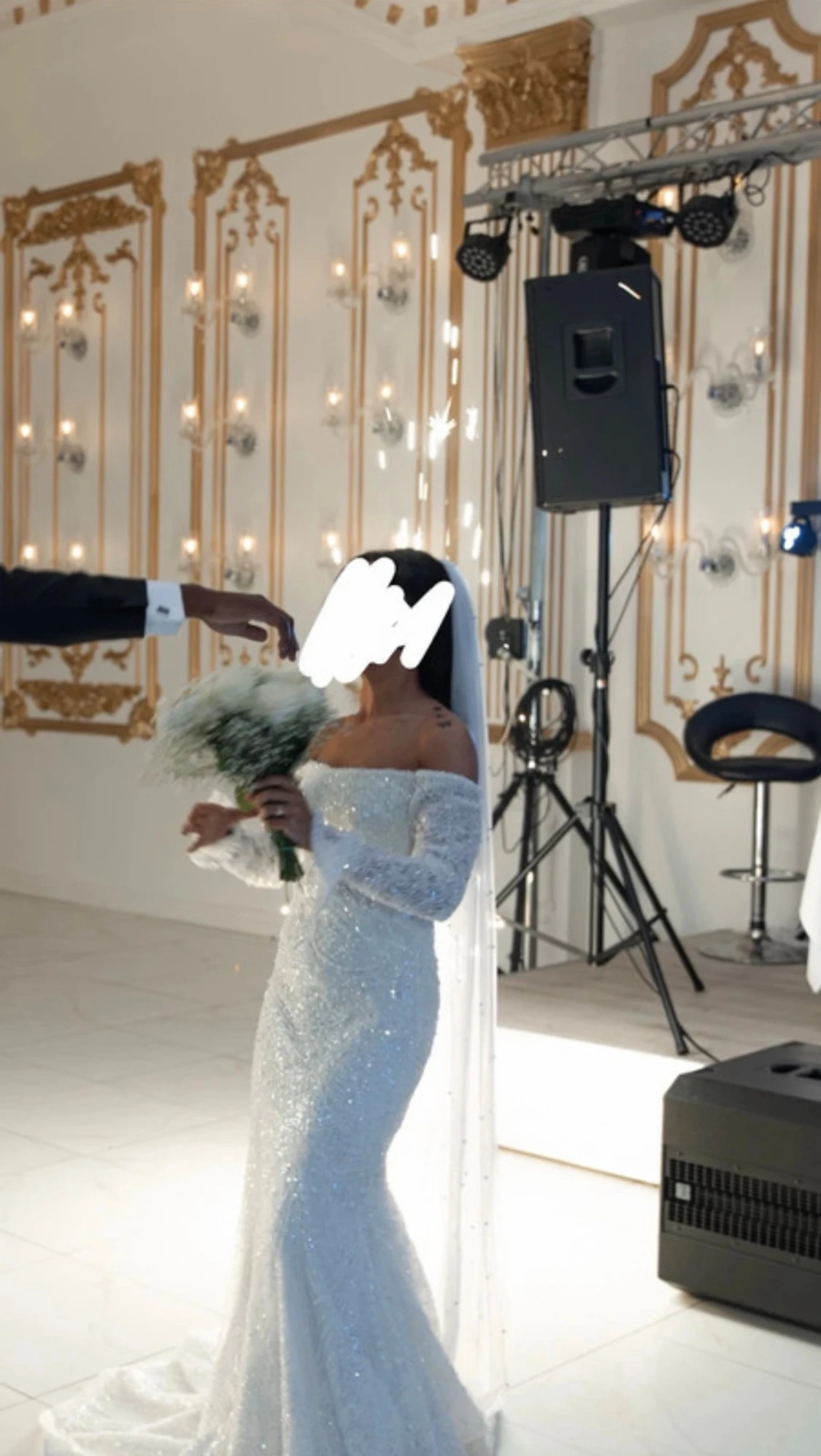 Vit pärlbroderad lång bröllopsklänning - 3