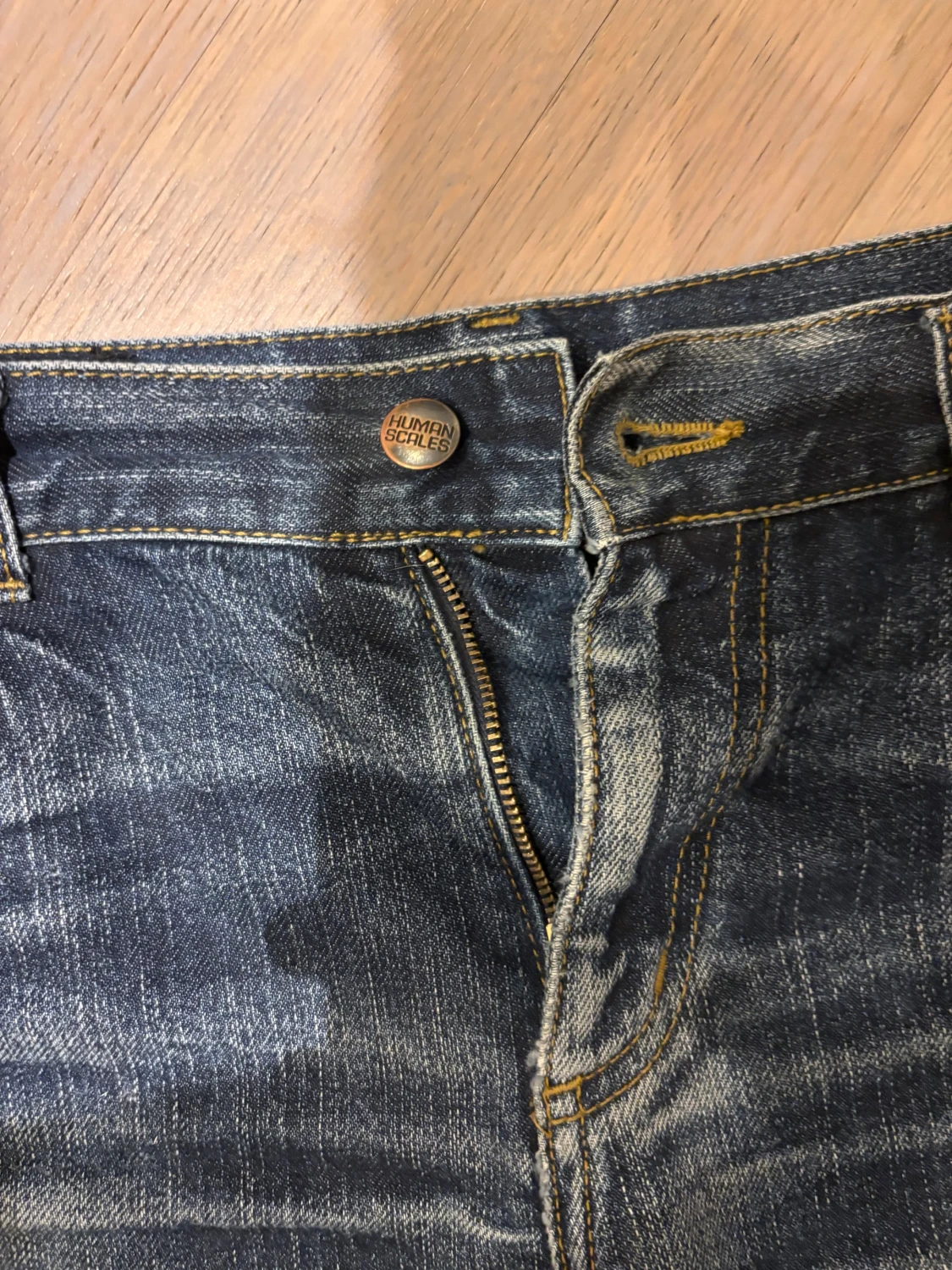 Galet feta jeans från human scales - 3