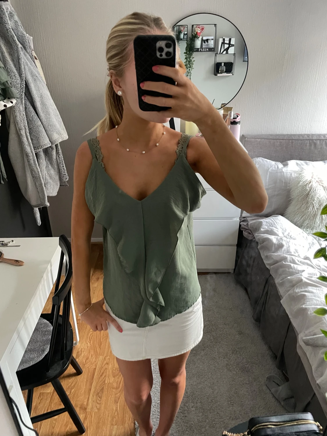 Grön linnetopp med spetsdetaljer - 1