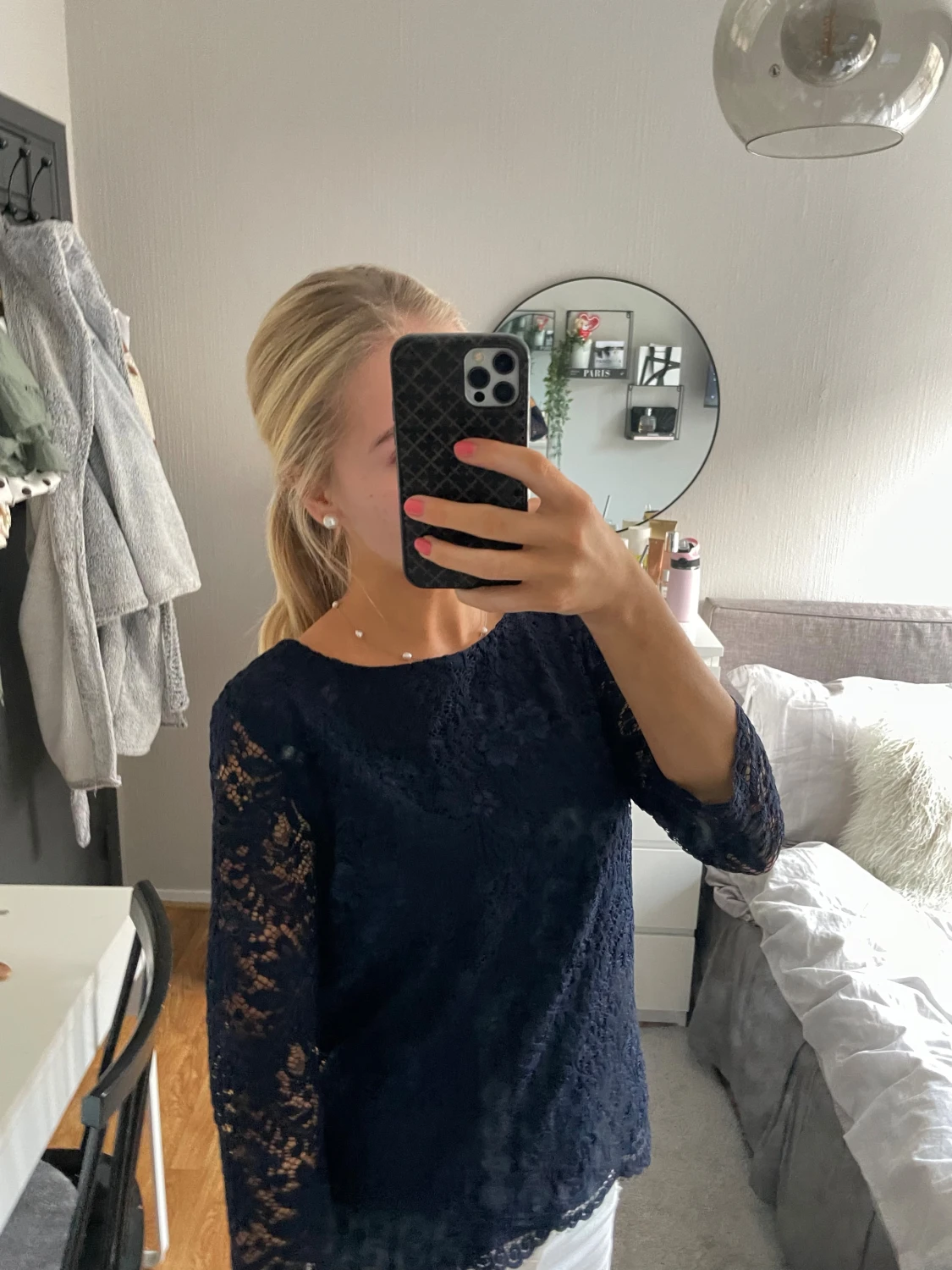 Mörkblå spetsblus med trekvartsärm - 3