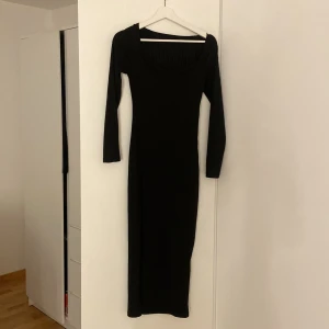 Svart klänning  - Aldrig använd 