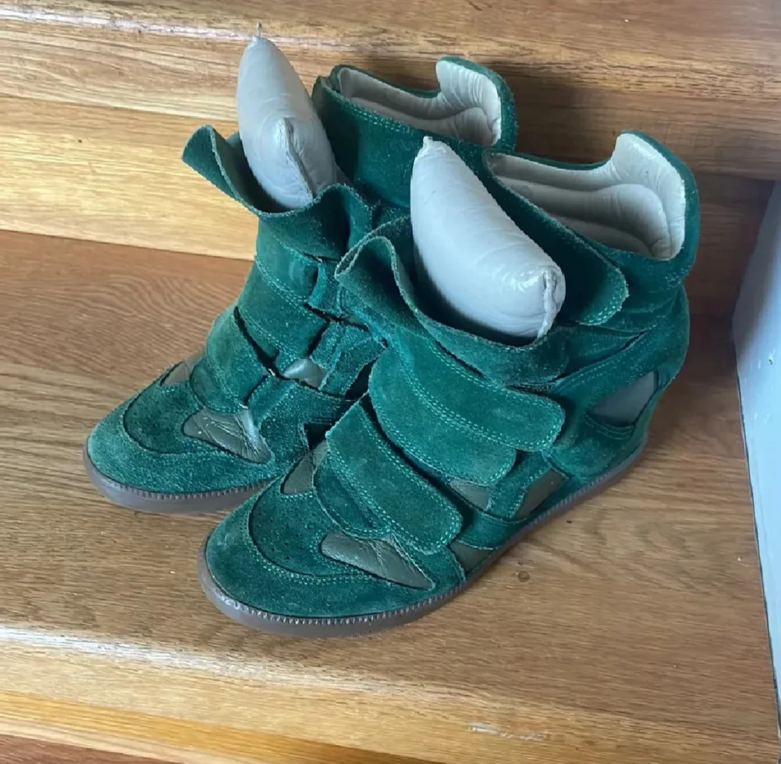 Gröna Isabel Marant sneakers med klack - 1