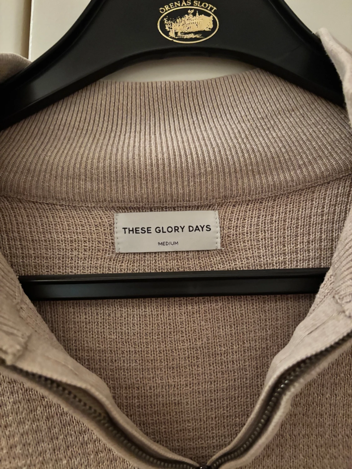 Beige stickad tröja med half zip - 2