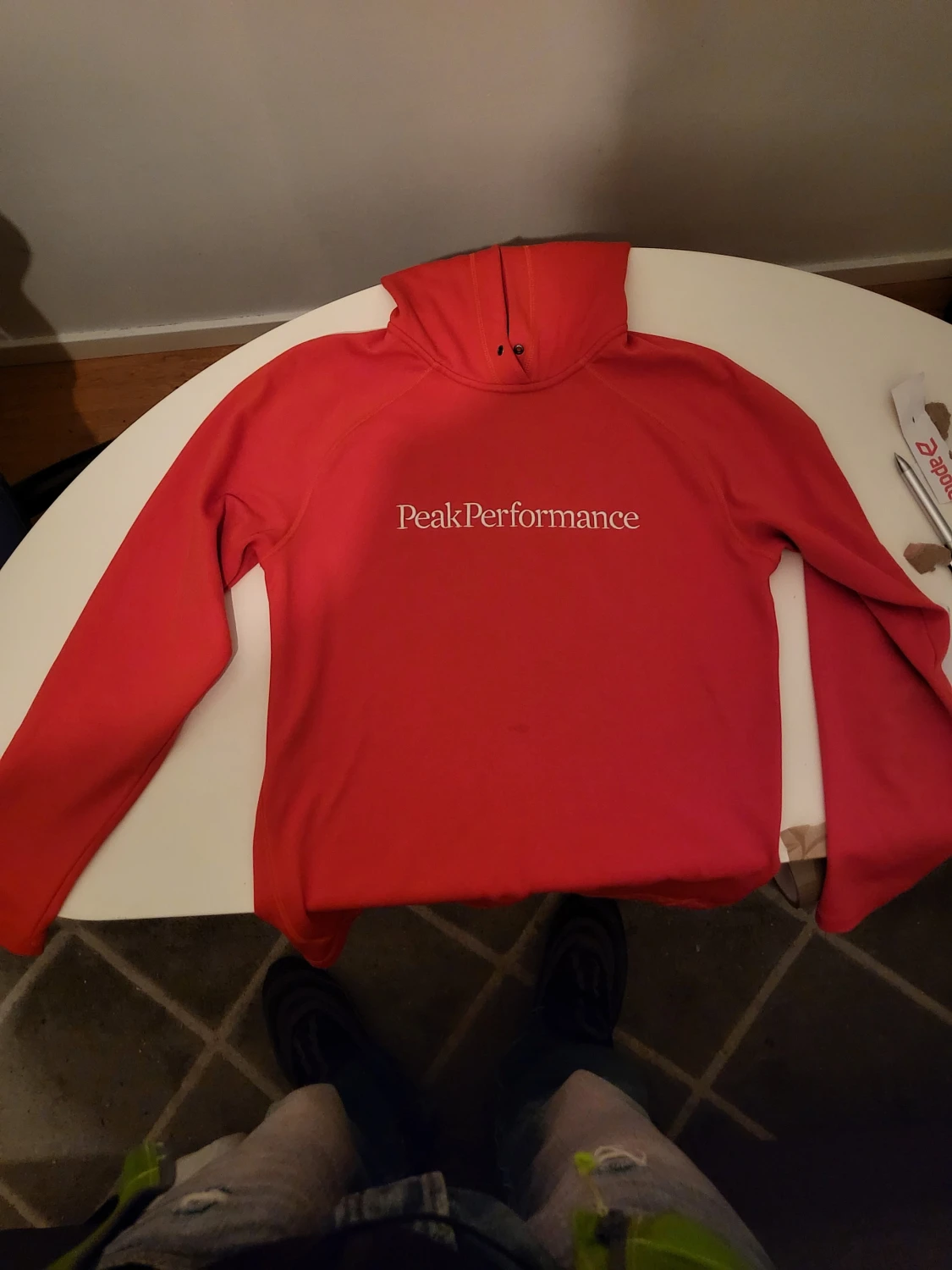 Röd Peak Performance hoodie S