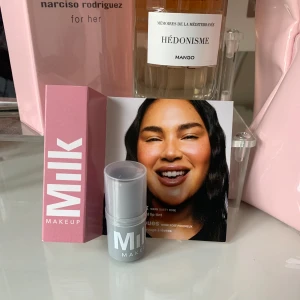 Milk Makeup blush - Milk Makeup mini lip+cheek stick i den bäriga färgen Werk💕Förpackning kvar och endast testad på handen!