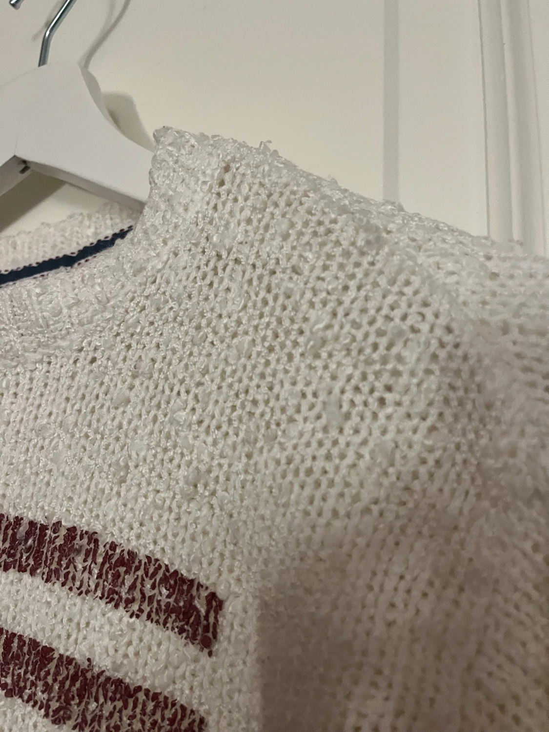 Vit stickad tröja med USA-flagga - 2