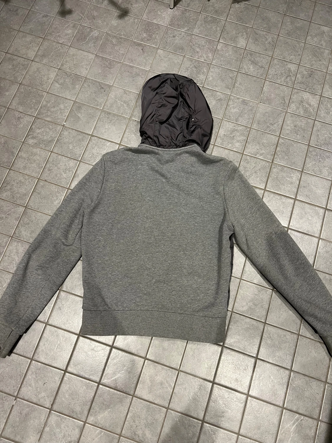 Grå cardigan jacka från Moncler - 1