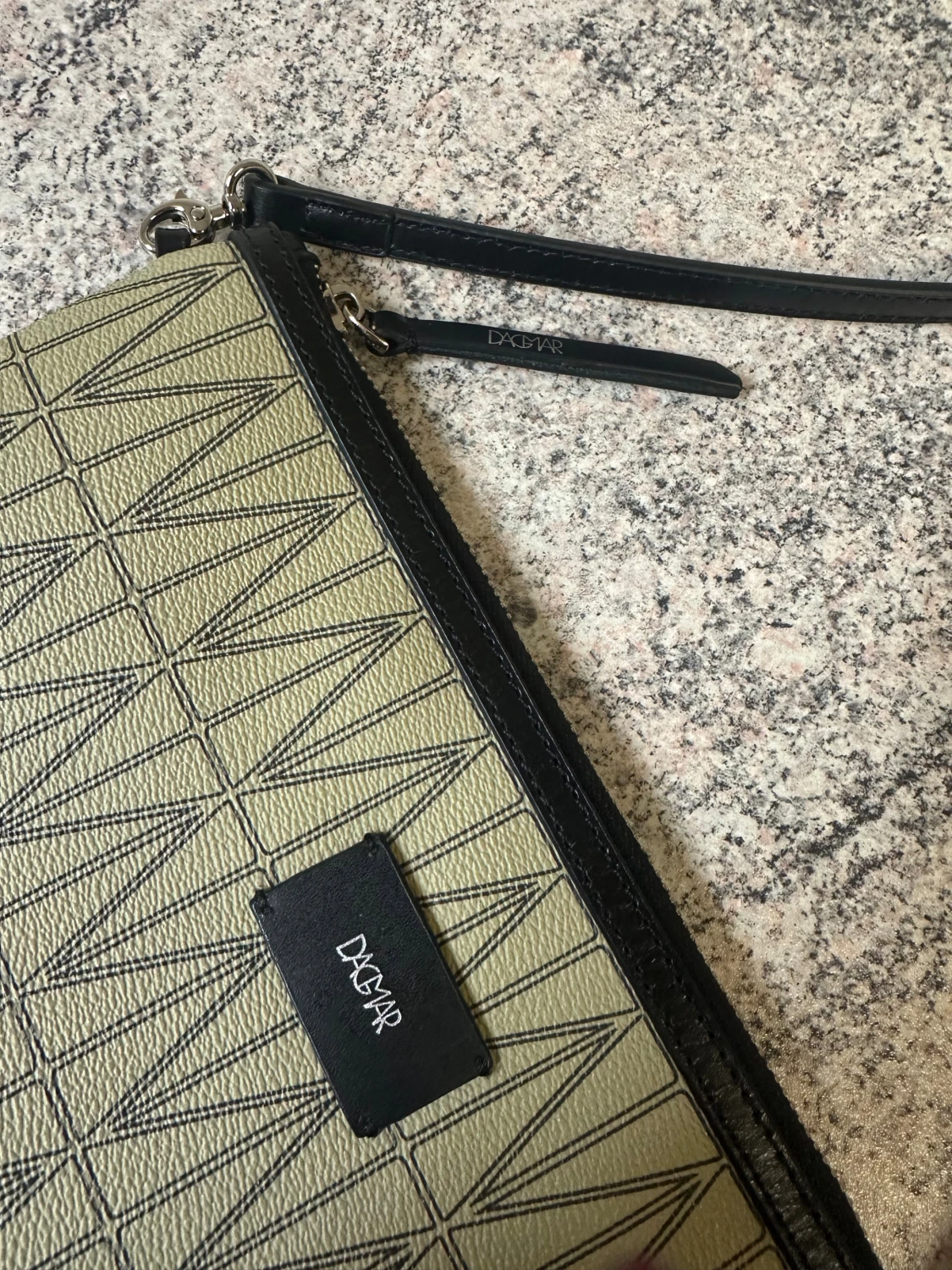 Beige clutch från Dagmar med mönster - 2