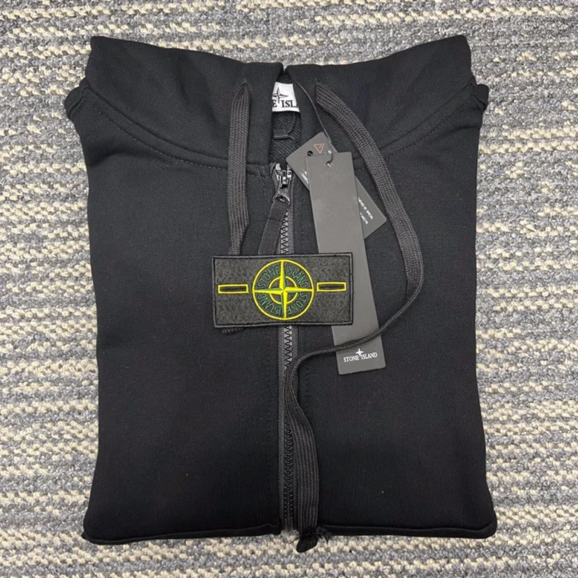 Svart hoodie från Stone Island - 2