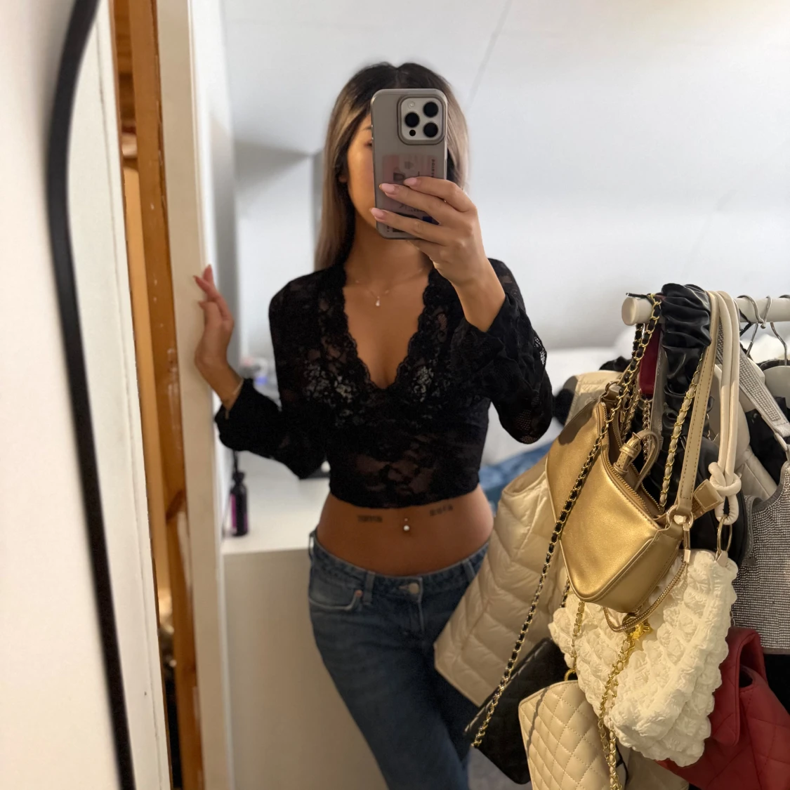 Svart spetsig croppad blus