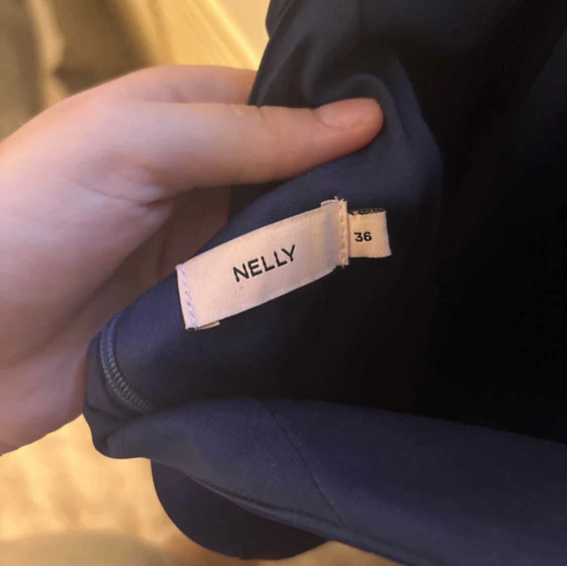 Marinblå långklänning från Nelly - 3