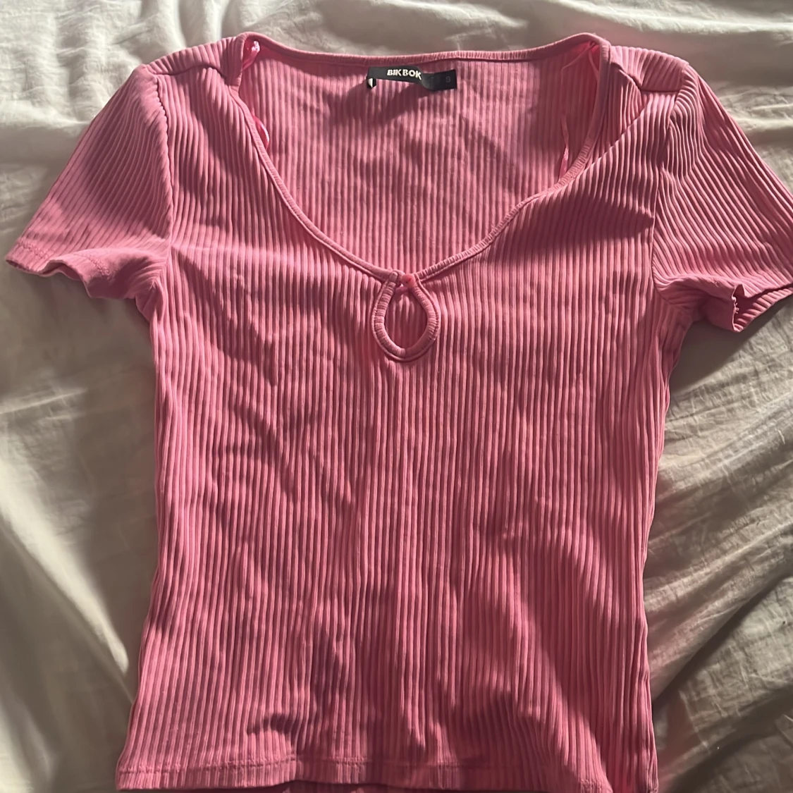 Rosa ribbad topp från Bik Bok - 1