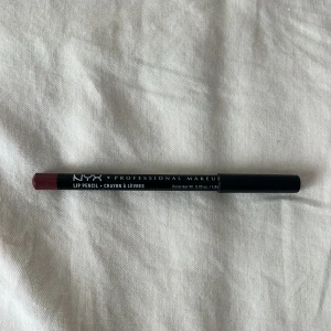 NYX läppenna Mahogany - NYX läppenna i färgen Mahogany, använt några ggr. I bra skick.