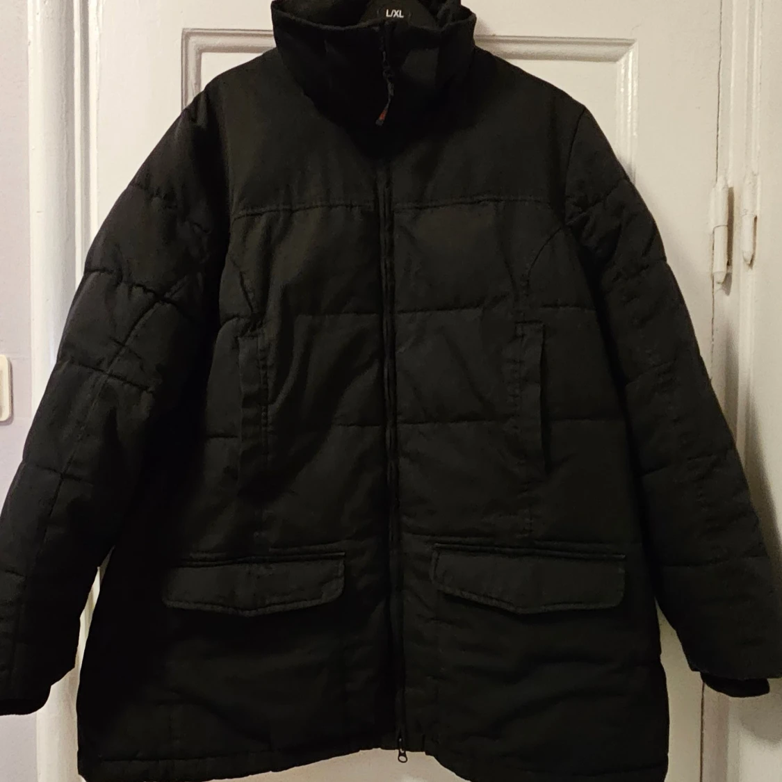 Svart pufferjacka från Lindex XL