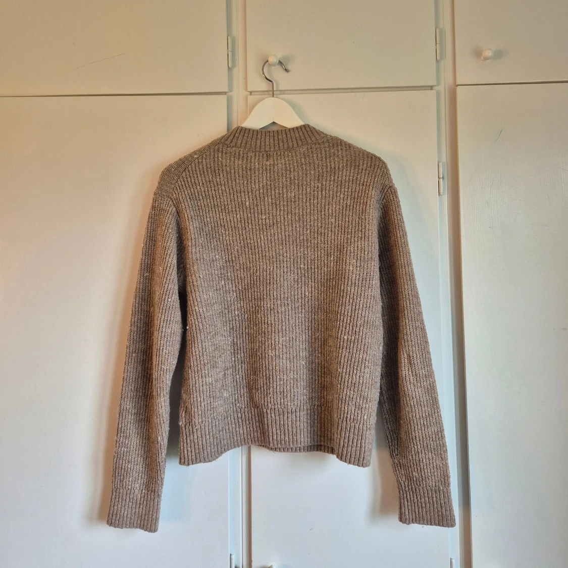 Brun stickad tröja - 2