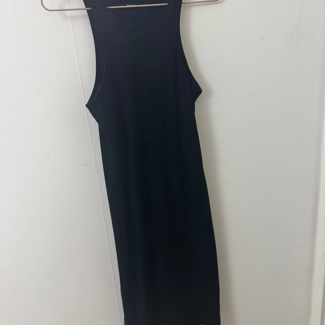 Svart klänning från bikbok - 1