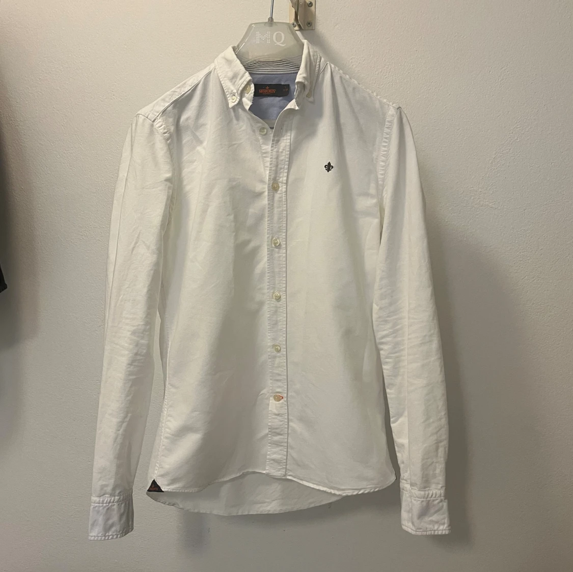 Vit buttondown skjorta ifrån Morris