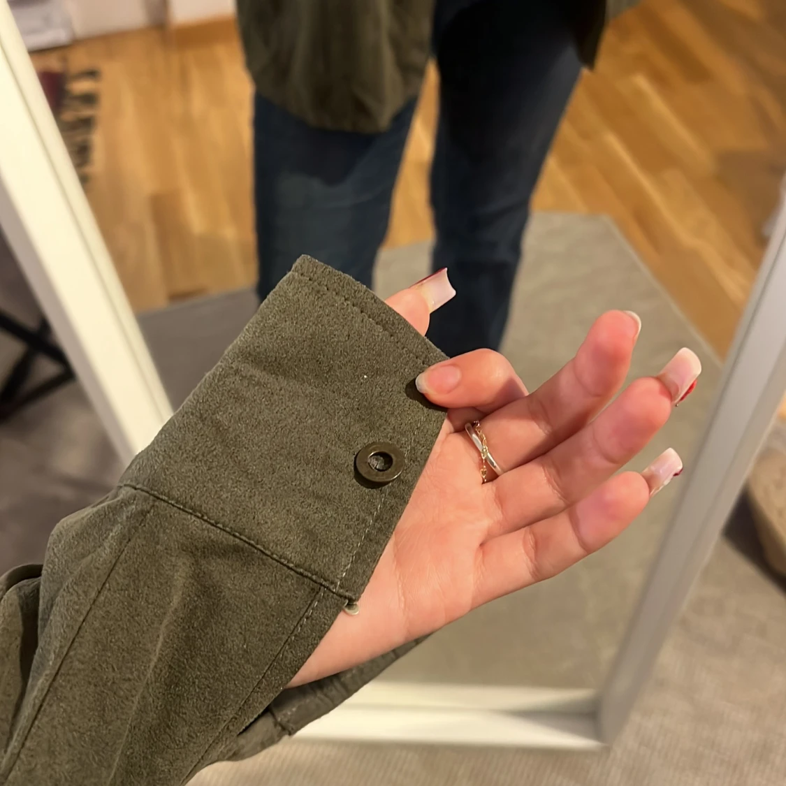 Olivgrön skjorta med knappar - 1