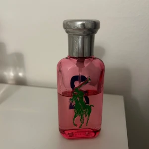 Ralph Lauren 50 ml - Flaskan rymmer 50 ml, ungefär 60% kvar💕