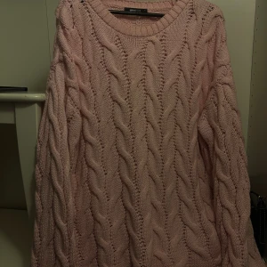 Stickad tröja - Rosa stickad tröja från Ginatricot! Använd en gång så som ny! 