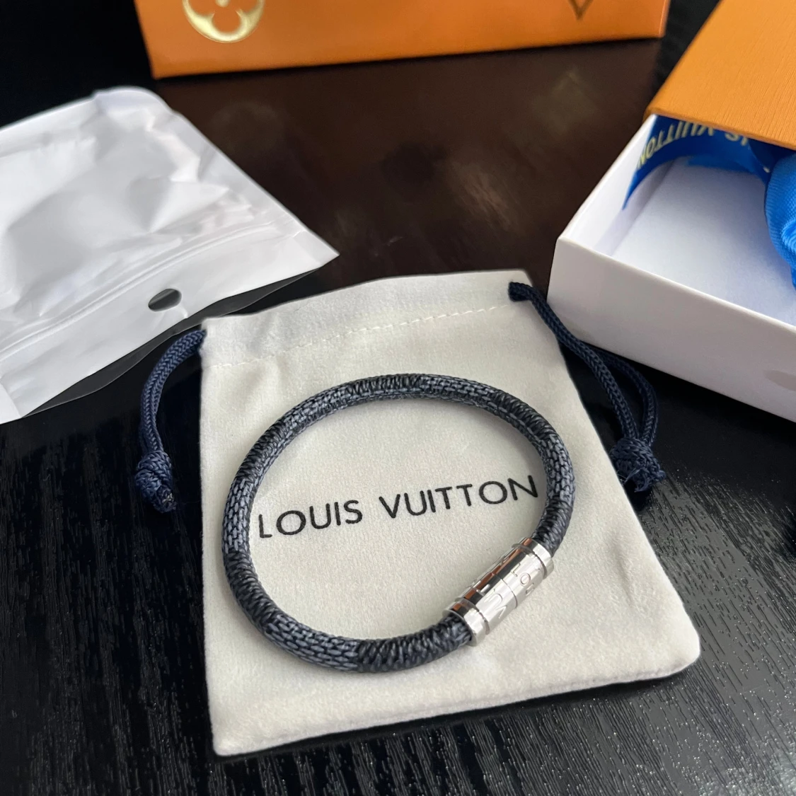 Lv armband - 1