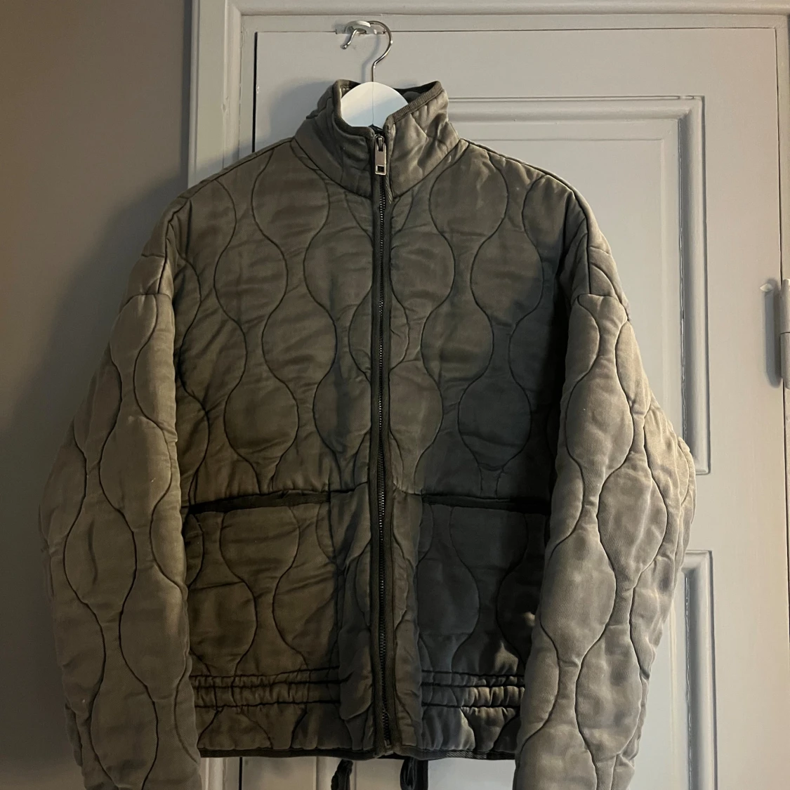 Zara quiltad grå jacka - 1