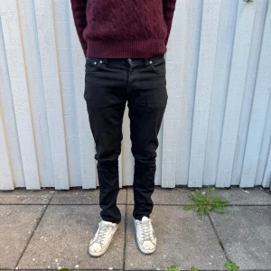 Nudie jeans  - Nudie jeans - Modell:  Grim Tim - Storlek:  W29/L30 - skick: 9/10 - Nypris runt 2000kr 