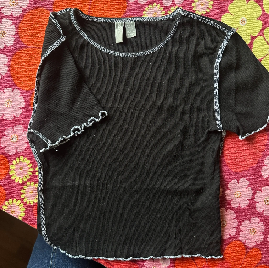 Svart ribbad topp från ASOS