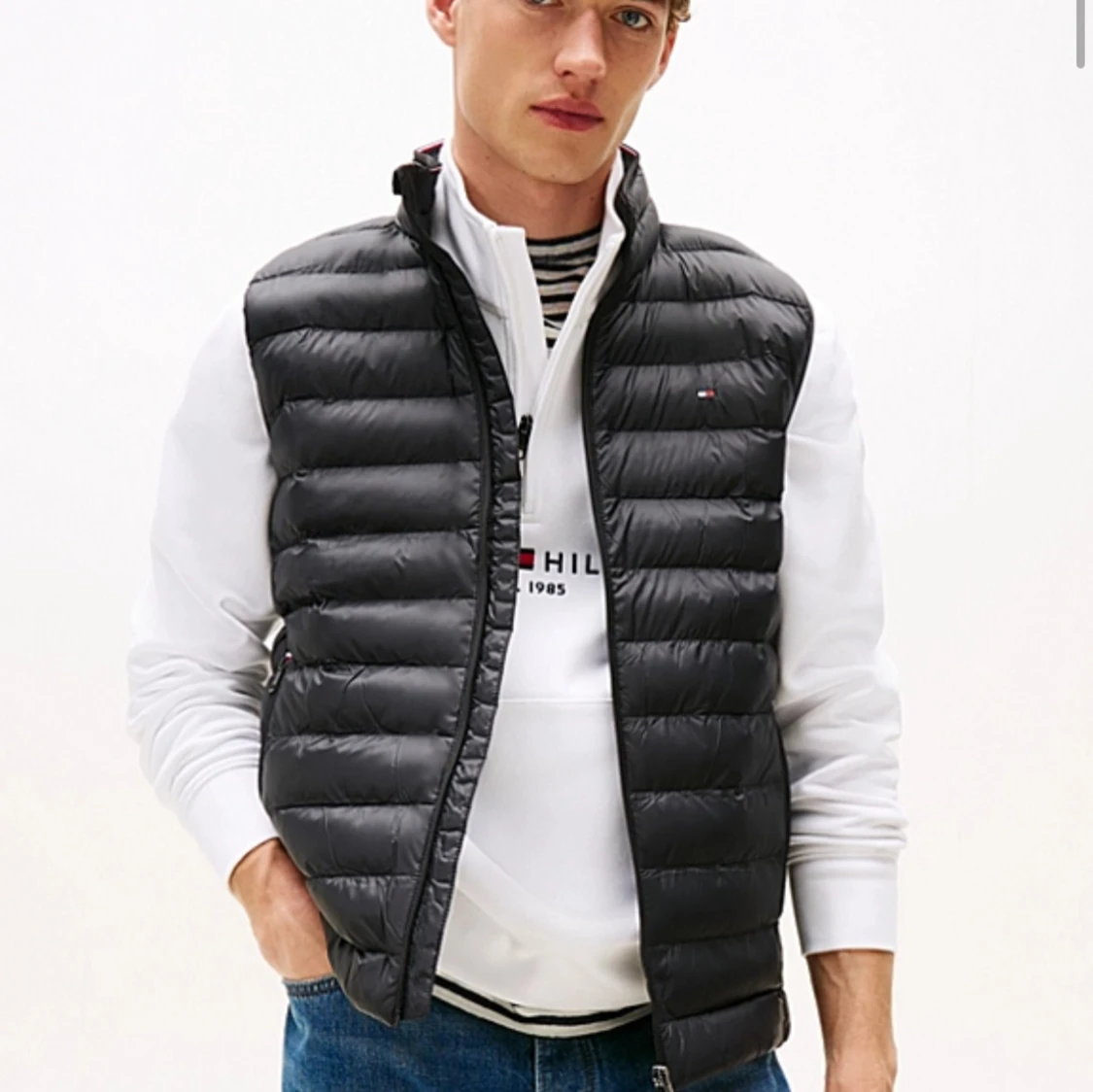 Svart dunväst från Tommy Hilfiger - 2