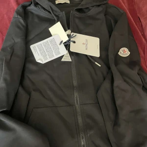 Moncler dipp hoodie - Helt ny tröja 