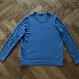 Blå stickad tröja från GANT, L - Knappt använd