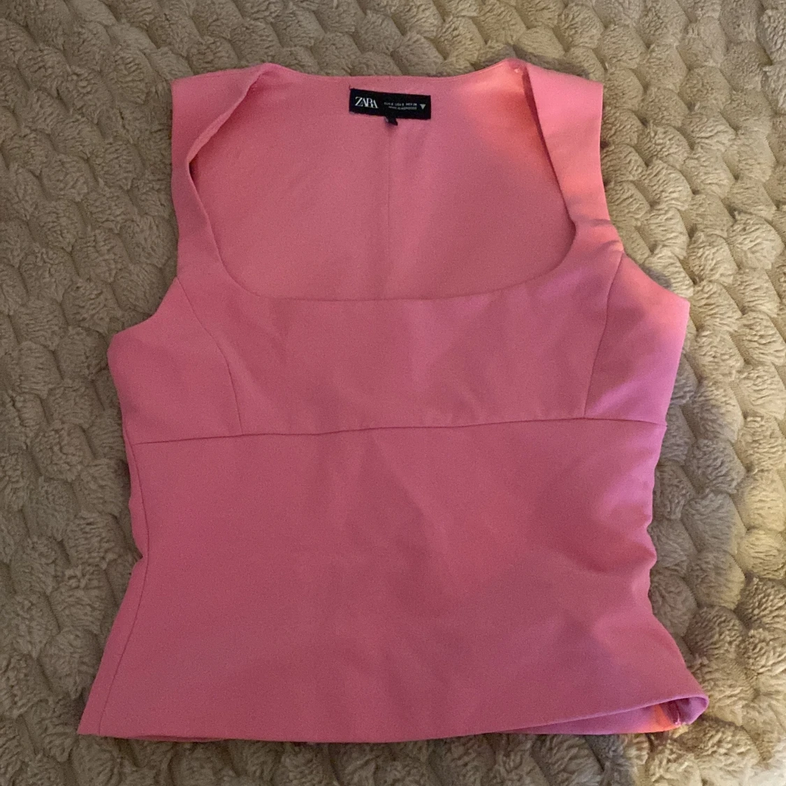 Rosa ärmlös topp från Zara