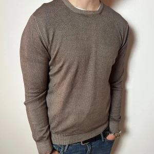 Gran sasso tröja | M  - Beige gran sasso tröja | 100% merino ull | fint skick | modellen på bilden är ca 180 cm | om du har några frågor tveka då inte på att höra av dig ⚜️