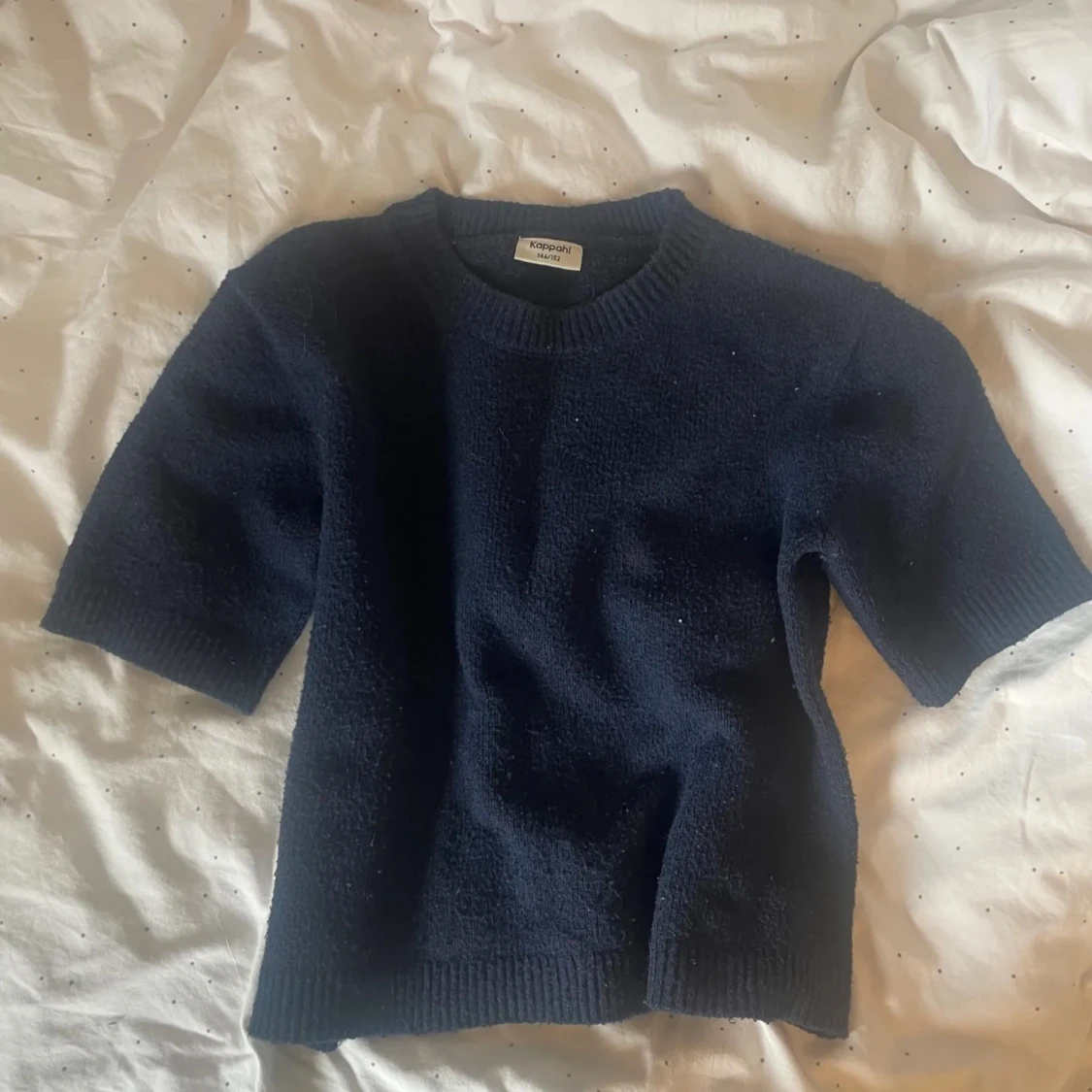 Mörkblå stickad tröja - 1