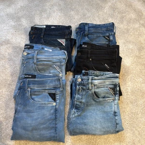 Replay bulk 6st - Säljer en replay bulk på 3st anbass och 3st Grover. Ny med alla tillsammans är ca 11000kr, mitt pris är 3999 . Hör av dig vid funderingar! 