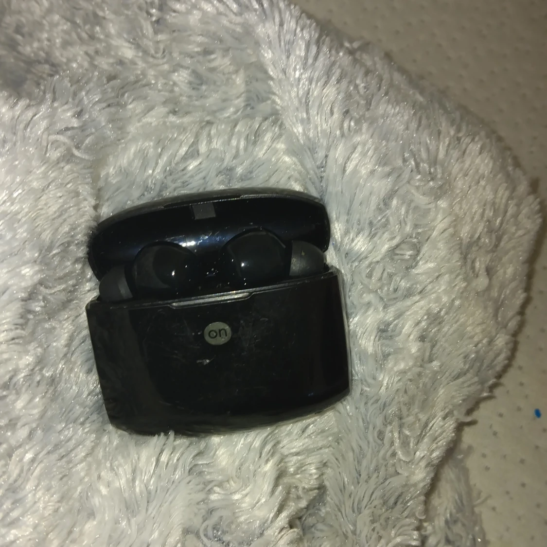 Trådlösa hörlurar i färgen svart - 1