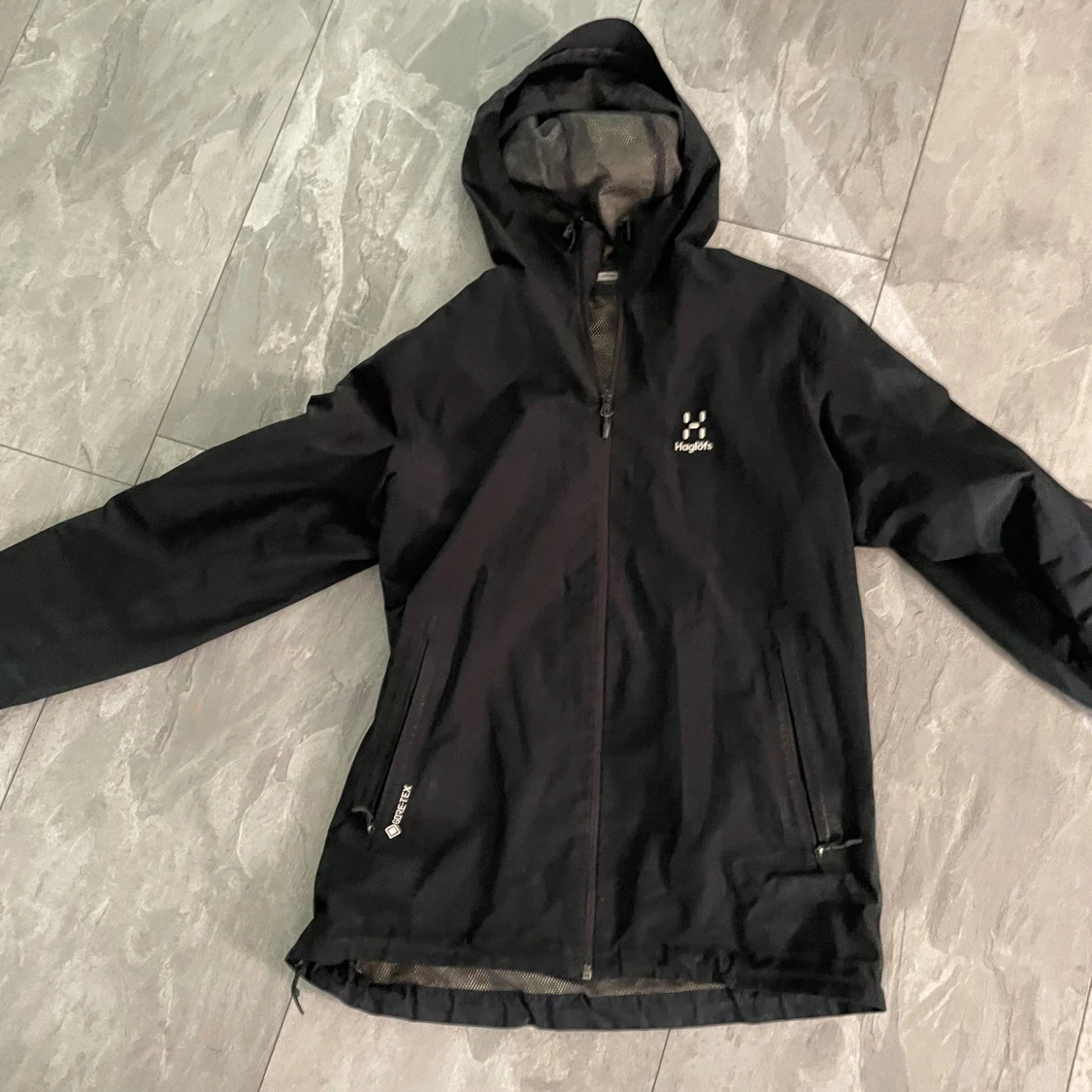 Svart vindjacka från Haglöfs