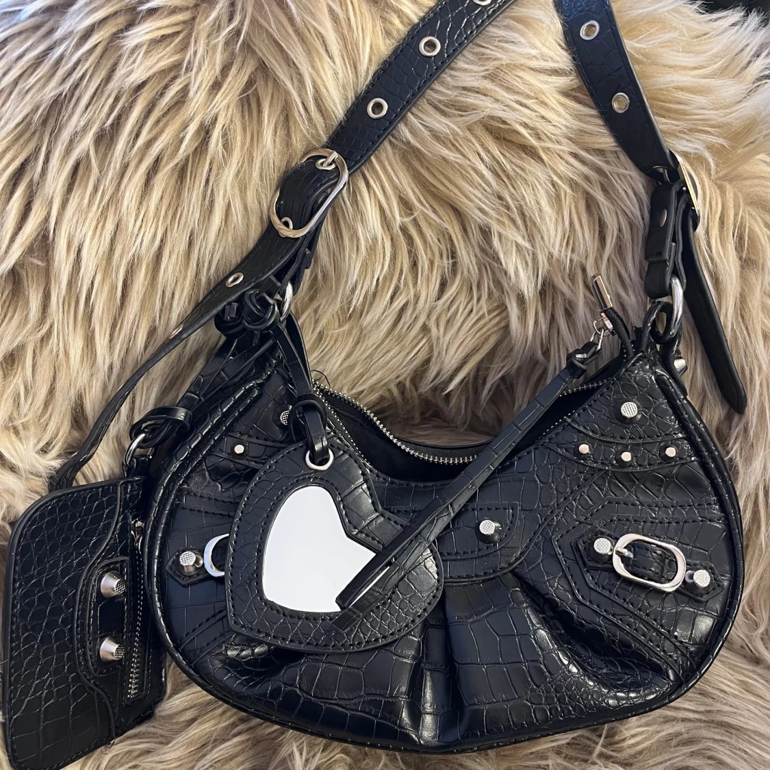 Svart axelväska  - 4