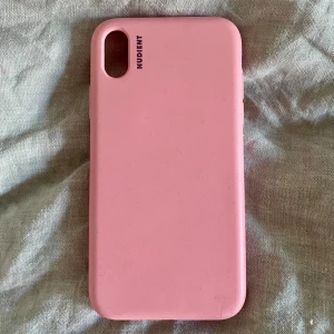 Rosa mobilskal  - Superfint mobilskal ifrån Nudient. Passar iPhone XR. Pris kan diskuteras! Knappt använd❣️