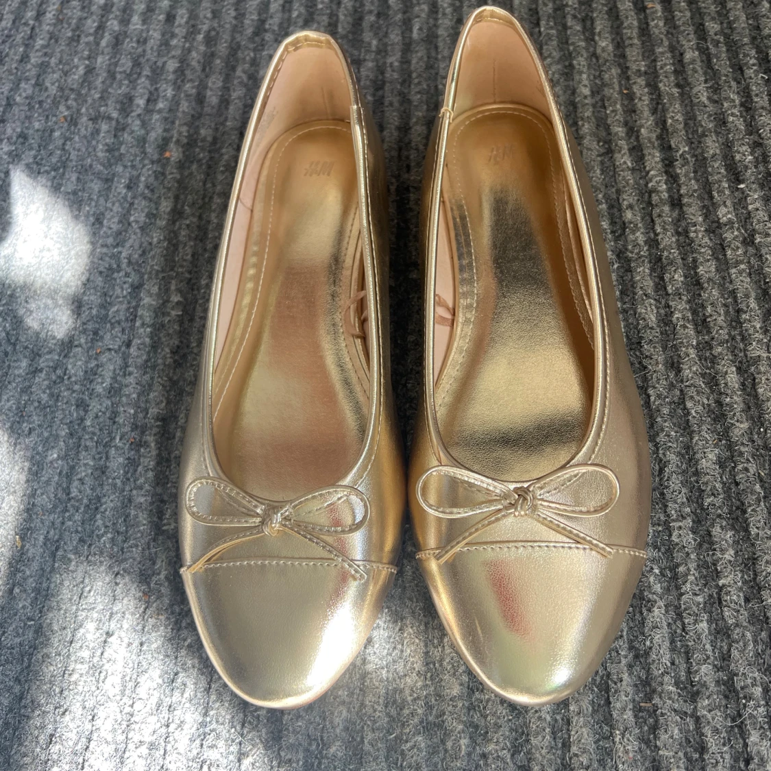 Guldiga ballerinaskor - 2