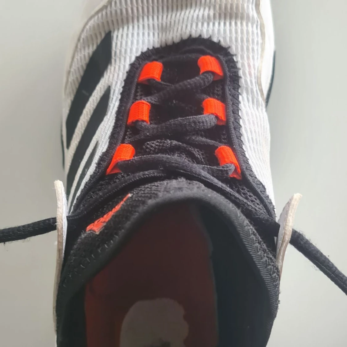 Adidas inneskor svart/vit strl 36 - 1