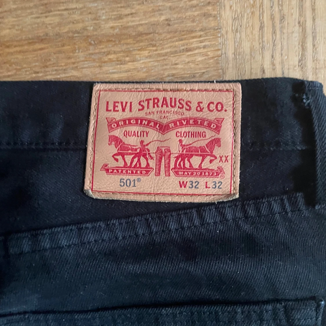 Svarta Levi's 501 jeans W32 L32 - 2