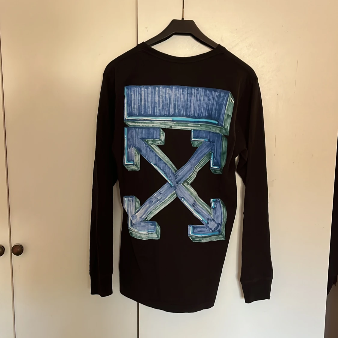 Svart långärmad Off-White tröja M - 1